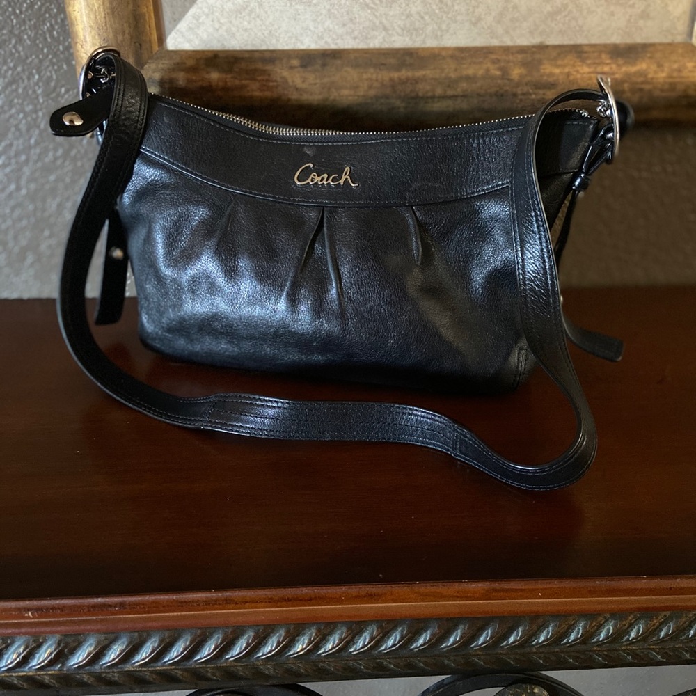 Authentic Coach handbag - Picture 3 of 7